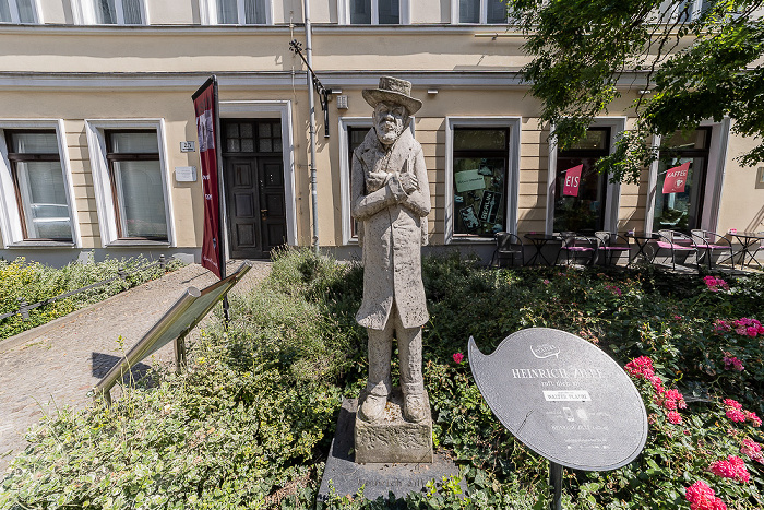 Nikolaiviertel: Poststraße - Heinrich-Zille-Denkmal Berlin