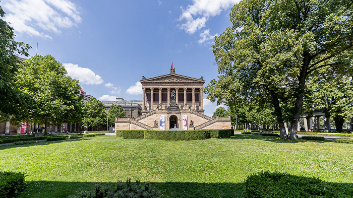 Museumsinsel: Reiterstandbild Friedrich Wilhelms IV., Alte Nationalgalerie Berlin