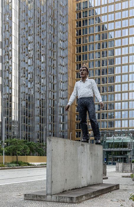 Skulptur Balanceakt Berlin