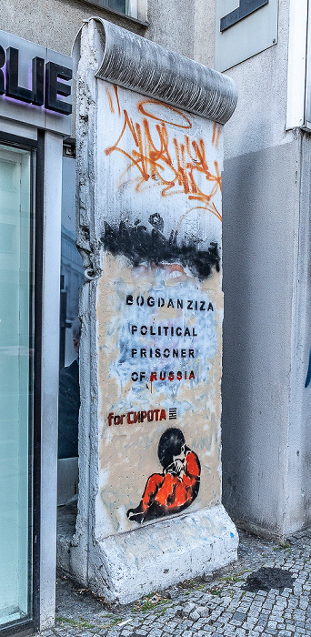 Rudi-Dutschke-Straße: Haus am Checkpoint Charlie - Street Art Berlin