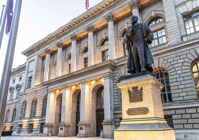 Niederkirchnerstraße: Statue Karl August von Hardenberg, Abgeordnetenhaus von Berlin Berlin