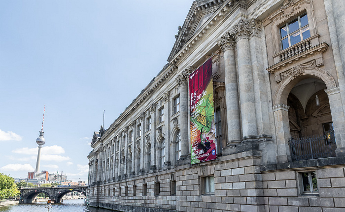 Spree, Museumsinsel mit Bode-Museum Berlin