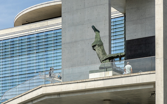 Marie-Elisabeth-Lüders-Haus: Skulptur Miracolo - L’idea di un’immagine Berlin