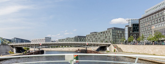 Spree mit der Kronprinzenbrücke Berlin