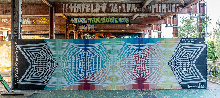 Teufelsberg: Field Station Berlin - Street Art Berlin
