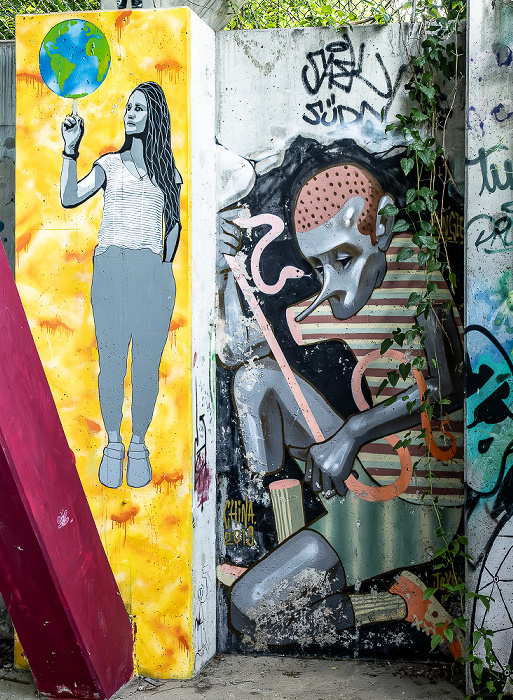 Teufelsberg: Field Station Berlin - Street Art Berlin