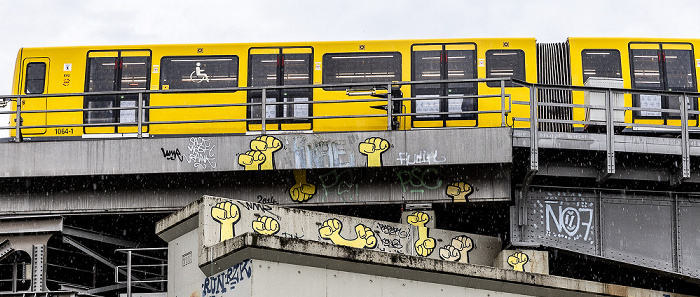 Viadukt der Linie U2: Street Art Berlin