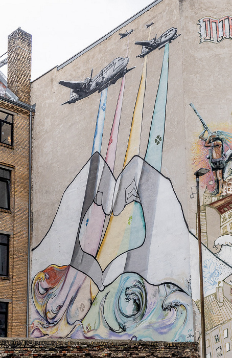 Luckenwalder Straße: DHL Zustellbasis - Street Art Berlin