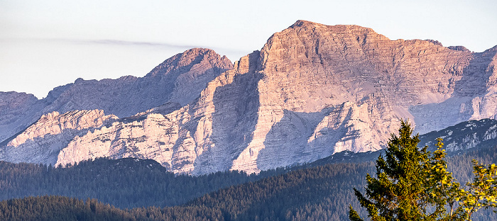 Loferer Steinberge mit Großes Ochsenhorn (2513 m) (links) und Breithorn (2413 m) Winklmoosalm