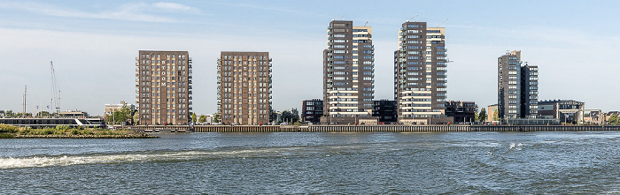 Zusammenfluss von Lek und Noord (oben) in die Nieuwe Maas, IJsselmonde Ridderkerk