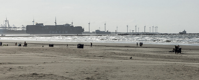 Strand, Nordsee, Nieuwe Waterweg mit dem Maasmond, Maasvlakte Hoek van Holland
