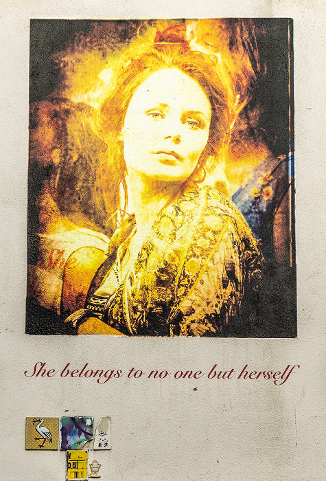Achterom: Street Art She project / She belongs to no one but herself Den Haag