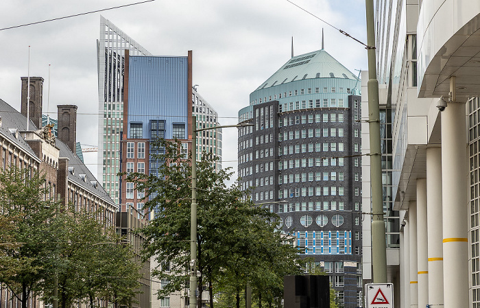 Kalvermarkt: Stadhuis Den Haag (rechts) Den Haag