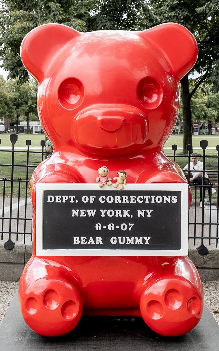 Moco Museum: Gummy Bear Mugshot (von Künstlers Frankey) - Teddine und Ted Amsterdam