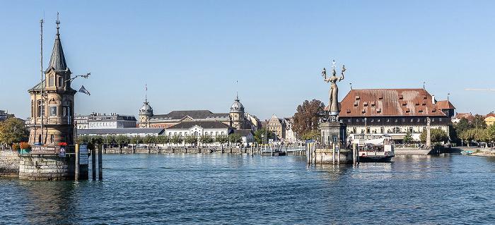 Hafen Konstanz mit Molenhäuschen (links) und Statue Imperia Konstanz