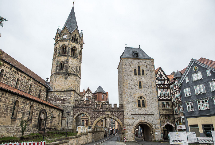 Karlsplatz mit Nikolaikirche und Nikolaitor Eisenach