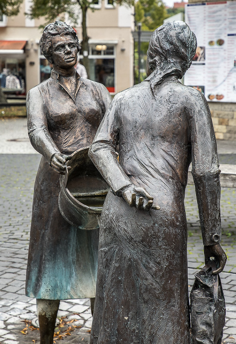 Markt: Skulptur Zwei Marktfrauen Bad Salzungen