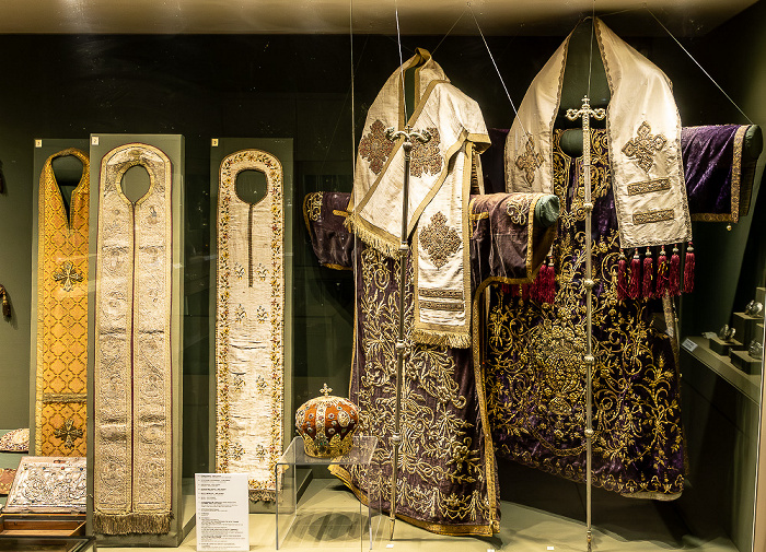 Moni Agia Triada Akrotiri