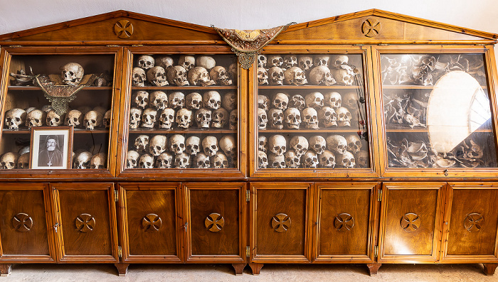 Moni Agia Triada Akrotiri