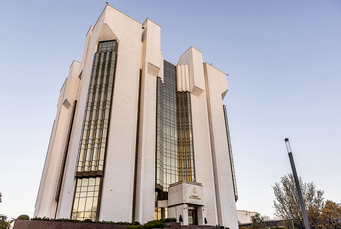 Bulevardul Ștefan cel Mare și Sfânt: Președinția Republicii Moldova Chișinău