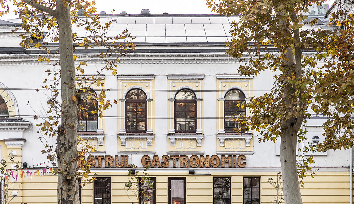 Bulevardul Ștefan cel Mare și Sfânt: Cineplex Emil Loteanu Chișinău