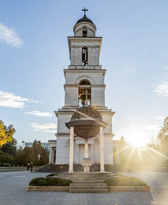 Grădina Catedralei: Clopotnița Chișinău