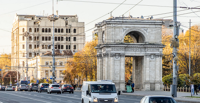 Bulevardul Ștefan cel Mare și Sfânt: Arcul de Triumf (Triumphbogen) Chișinău