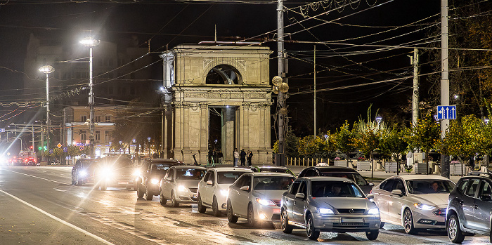 Bulevardul Ștefan cel Mare și Sfânt: Arcul de Triumf (Triumphbogen) Chișinău