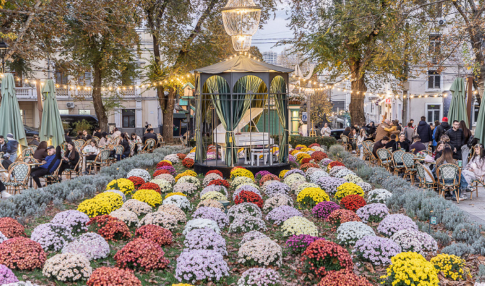 Grădina Catedralei: Bonjour Café Chișinău