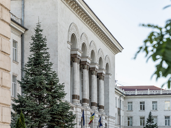 Bulevardul Ștefan cel Mare și Sfânt: Sediul Central al Procuraturii Generale Chișinău