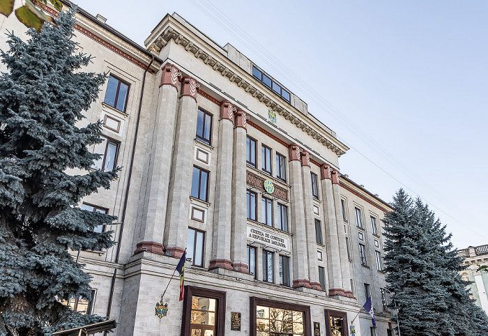 Bulevardul Ștefan cel Mare și Sfânt: Curtea de Conturi a Republicii Moldova Chișinău