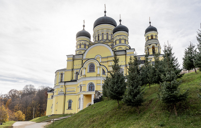 Kloster Hîncu: Catedrala Sfinții Apostoli Petru și Pavel Bursuc