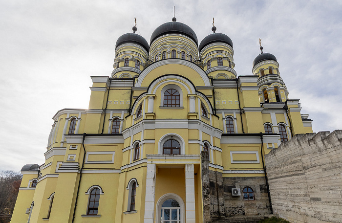 Kloster Hîncu: Catedrala Sfinții Apostoli Petru și Pavel Bursuc