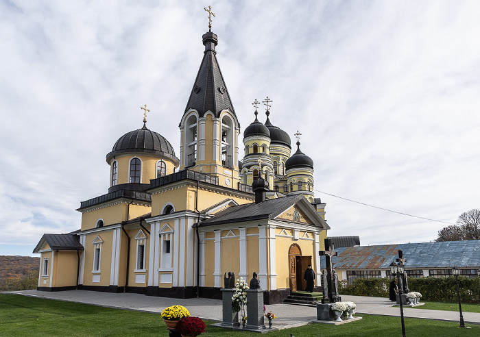Kloster Hîncu: Biserica de vară Sfânta Cuvioasă Parascheva Bursuc