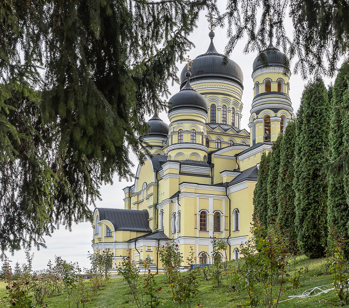 Kloster Hîncu: Catedrala Sfinții Apostoli Petru și Pavel Bursuc