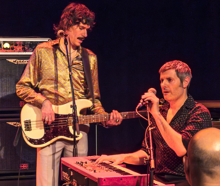 Ampere (Muffatwerk): Elles Bailey (+ Félix Rabin) München