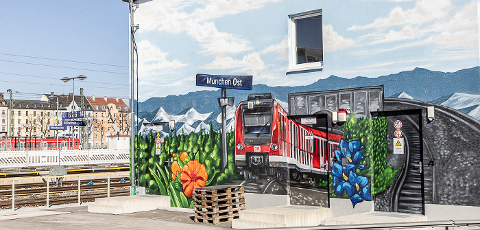 Friedenstraße: Elektronisches Stellwerk München Ost Pbf (MOP) - Street Art München