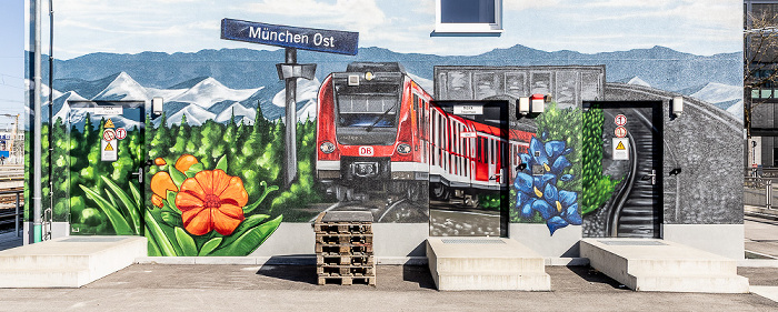 Friedenstraße: Elektronisches Stellwerk München Ost Pbf (MOP) - Street Art München