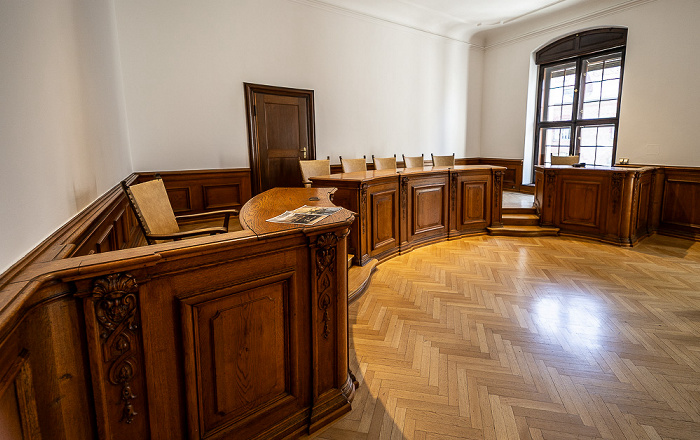 München Justizpalast: Sitzungssaal Weiße Rose