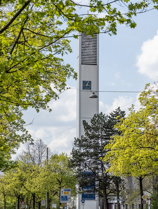 Chiemgaustraße: Philippuskirche München