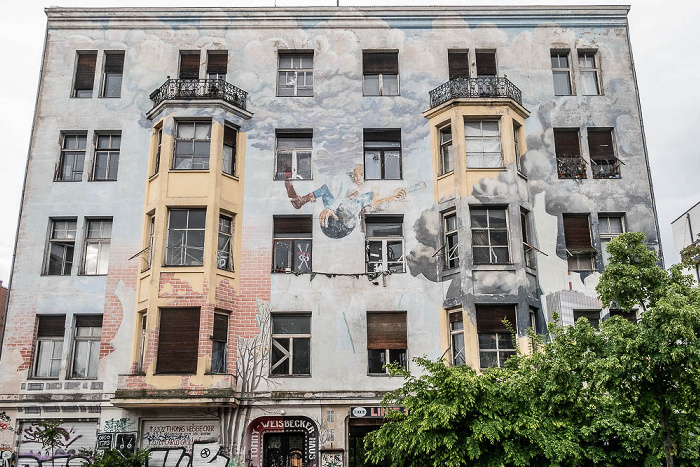Wilhelmstraße: Tommy Weisbecker Haus - Street Art Berlin