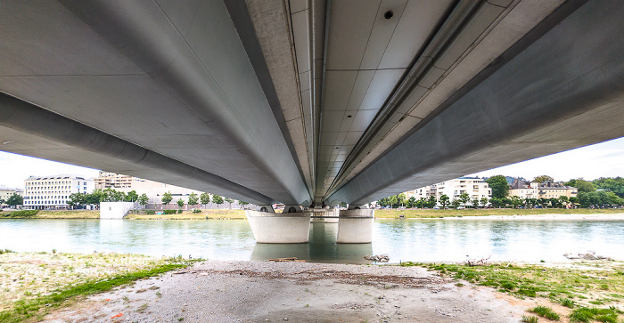 Eisenbahnbrücke über die Salzach Salzburg