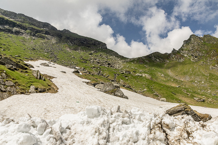 Munții Făgăraș (Făgăraș-Gebirge) Gebirgspass Transfogarasche Hochstraße: Schneefeld