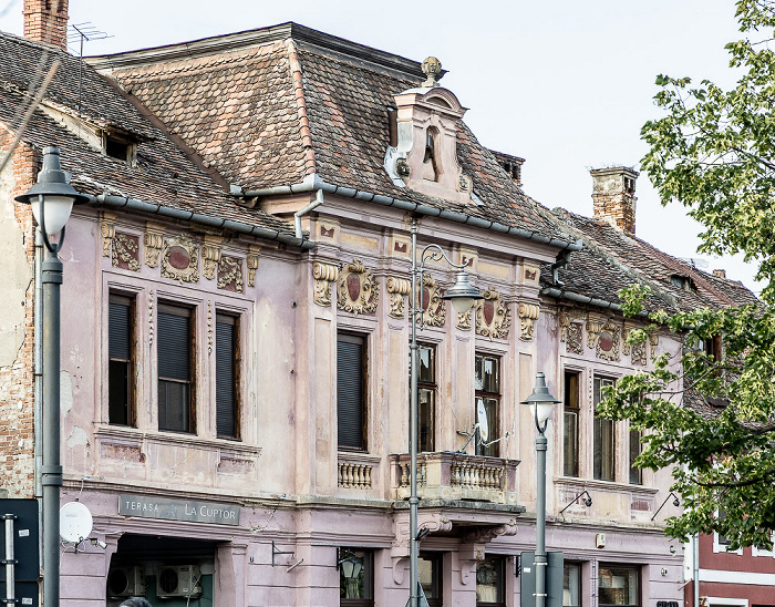 Piața Dragoner (Dragonerwache) / Strada 9 Mai (Elisabethgasse): La Cuptor Sibiu (Hermannstadt)