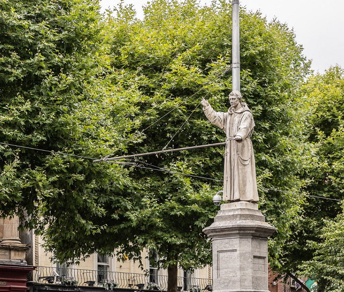 Dublin O'Connell Street Upper: Statue Father Mathew