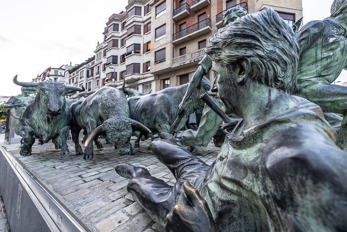 Avenida Roncesvalles: Monumento al Encierro Pamplona