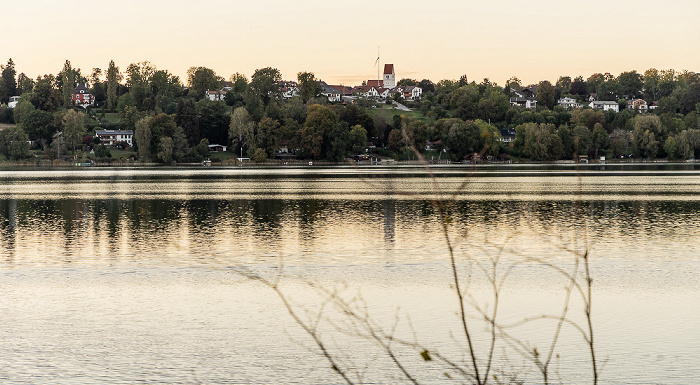 Pilsensee, Hechendorf mit St. Michael Seefeld (Oberbayern)