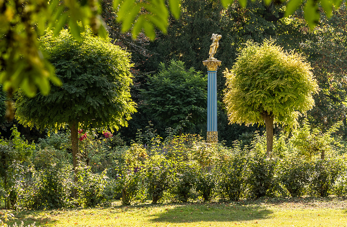 Roseninsel: Rosengarten mit Glassäule Feldafing