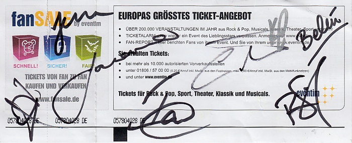 Circus Krone: Brit Floyd München Ticketrückseite mit Autogrammen der Band